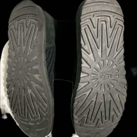 Ugg Cardigan Boot - Picture 5 of 7